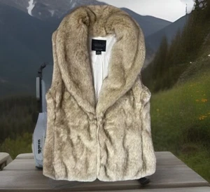SANTUARY WOMENS MULTI COLORED BEIGE SLEEVELESS FAUX FUR VEST SIZE XS MINT EUC - Picture 1 of 10
