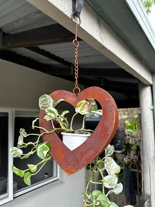 Rusty Metal Hanging Heart Planter - Bild 1 von 7