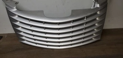 Grille Upper Without Chrome Accents Fits 01-05 PT CRUISER 1129577 Foto 1 de 4