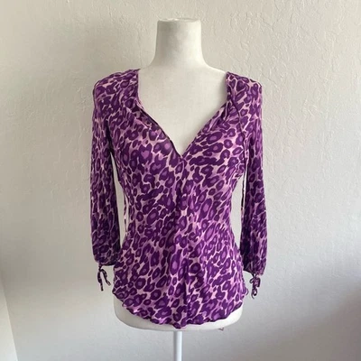 Blusa Y2k Moschino Barata y Elegante Seda Púrpura Leopardo Cuello en V Mujer Talla 8 Foto 1 de 4