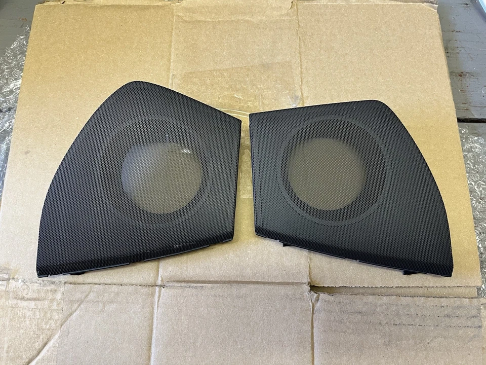 2015-2019 LEXUS RC200T RC350 TABLERO DELANTERO IZQUIERDO Y DERECHO JUEGO DE CUBIERTAS DE ALTAVOCES OEM Foto 1 de 4