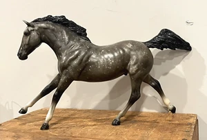 Breyer "Fade to Gray" Model #802 - Dark Dapple Grey w/ Charcoal  (10B) - Picture 1 of 8