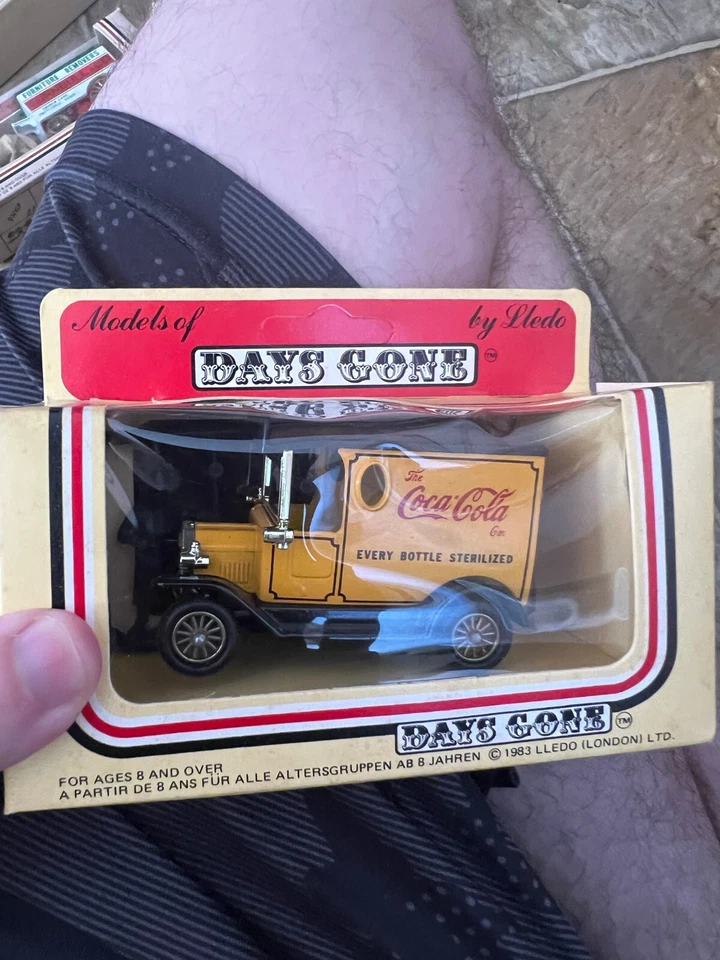 days gone lledo coca cola every bottle sterilized truck - Image 1 of 1