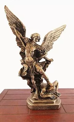 Statua Di San Michele Arcangelo, Effetto Bronzato 30cm, In Resina • 39€