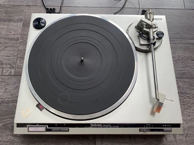 Technics SL-Q20 Giradischi e Sintonizzatore Stereo ST-Z55L - Immagine 1 di 4
