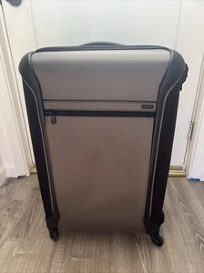 Tumi Gen 4.3 Lightweight LARGE TRIP 4 Wheel Packing Travel Suit Case Gray NWT - Picture 1 of 15