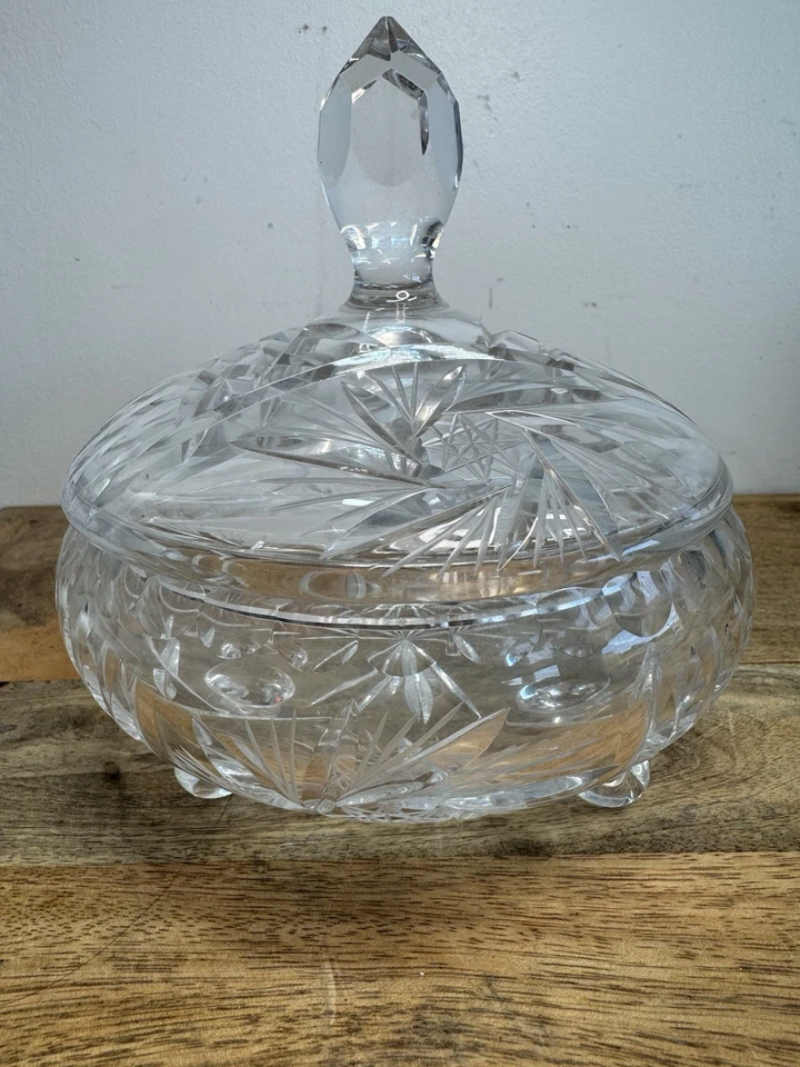 ANTIGUO PLATO DE CARAMELO DE CRISTAL CORTE STARBURST AMERICANO BRILLANTE CON TAPA 3 PIES Foto 1 de 4