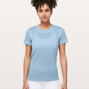 Lululemon Women’s Breeze By Short Sleeve T-Shirts Blue Size 16” PTP - Picture 1 of 10