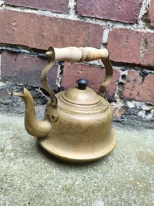 Teekanne Kanne aus Messing mit Holzgriff Deko mit Deckel  - Bild 1 von 8