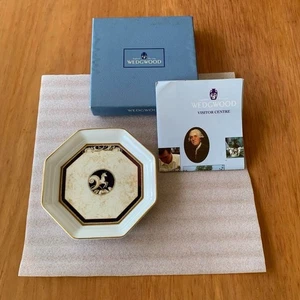 Placa octogonal Wedgwood Cornucopia sin usar, 5 pulgadas (12,5 cm) con caja - Imagen 1 de 7