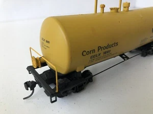 Walthers CPC International 932-5160 40' CCLX 1691 Tank Car Flaws - Picture 1 of 6
