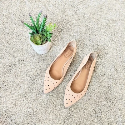 Pisos perforados puntiagudos Corso rosa nude 9,5 Foto 1 de 4