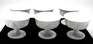 VINTAGE 6 MILCHGLAS SOCKEL DESSERTSCHALEN EISSCHALEN TRAUBENMUSTER - Bild 1 von 10