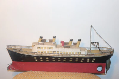 Ancien Bateau en zinc de décoration - Photo 1/4