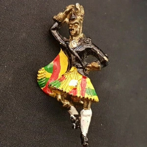 Vintage Highland Dancer Lapel Pin/Brooch. Handpainted Brass - Bild 1 von 3