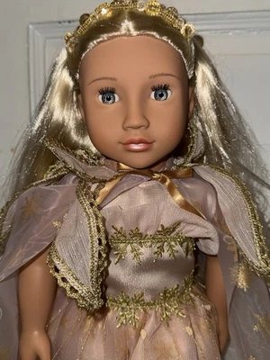 MUÑECA NAVIDAD 18" "CRISTAL" NUESTRA GENERACIÓN con ADORNO COPO DE NIEVE DORADO  Foto 1 de 3