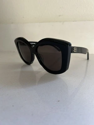 Gafas de sol Balenciaga BB0126S negras/grises (001) Foto 1 de 4