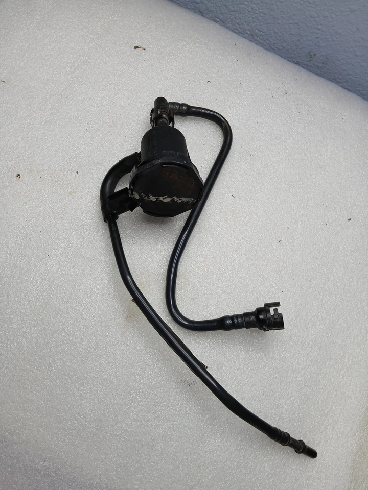 Dodge Grand Caravan 2012-2015 válvula de purga de bote de vapor de combustible con manguera OEM Foto 1 de 4