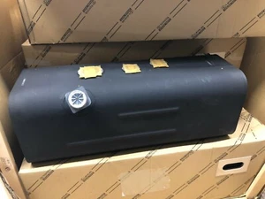 NEW GENUINE TOYOTA DYNA 2006 - 2012 DIESEL FUEL TANK 3.0 D4D - Picture 1 of 3