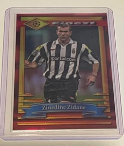 2022-23 Topps Finest Flashbacks UEFA Zinedine Zidane /5 #60 Red Refractor /5 - Bild 1 von 2