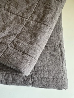 Threshold Gris Oscuro Espacio Teñido Estándar Acolchado Almohada Falso Par Algodón Lino Foto 1 de 4