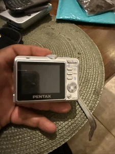 Cámara digital Pentax Optio E10 6 MP con zoom óptico 3X cable USB, cable AV - Imagen 1 de 3