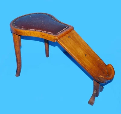Banqueta antiga Thonet de madeira curvada c década de 1920 - Imagem 1 de 4