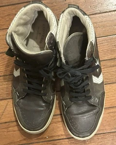 Converse John Varvatos Arma Verde Oliva Bianco Pelle 136684C Uomo Tg 9,5 - Foto 1 di 10