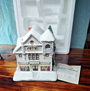 Hawthorne Village 7 Kunstgeschenke und Antiquitäten Norman Rockwell A02566 2001 Neu im Karton - Bild 1 von 15