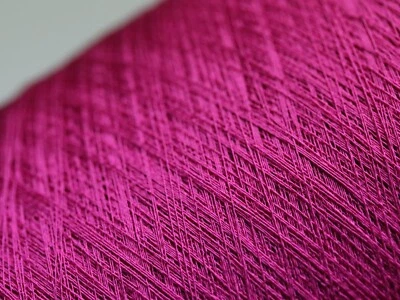 X17 (44€/kg) 1000g MOIRE EFFEKTGARN FUCHSIA SEIDENGLANZ (28) Zwirn Garn Wolle - Bild 1 von 2