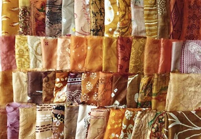 ! LOTE SEDA PURA Antiguo Vintage Sari Tela REMANENTE 30 PIEZAS PEQUEÑAS MARRÓN Foto 1 de 4