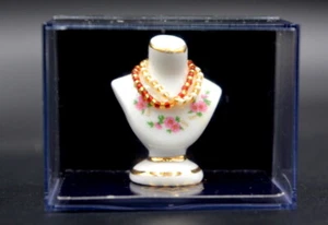 Reutter Porzellan Miniatur Torso florales Dekor mit Halskette Puppenstube in OVP - Picture 1 of 7