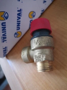 valvola di sicurezza a membrana art.200 unival 6bar 1/2"MF- caldaia termocamino - Foto 1 di 3