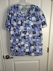 Med Couture Christmas Snowflakes 9424 SNWF Blue V Neck Scrub Top Women's 3X - Picture 1 of 6