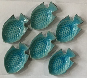Juego de 6 platos de cerámica en forma de pez aguamarina decoración de fiesta playa costera en muy buena condición - Imagen 1 de 19