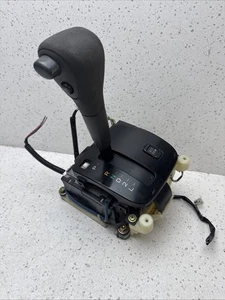 2004-2007 TOYOTA HIGHLANDER AUTOMATIC TRANSMISSION GEAR SHIFT SHIFTER SELECTOR - Picture 1 of 16