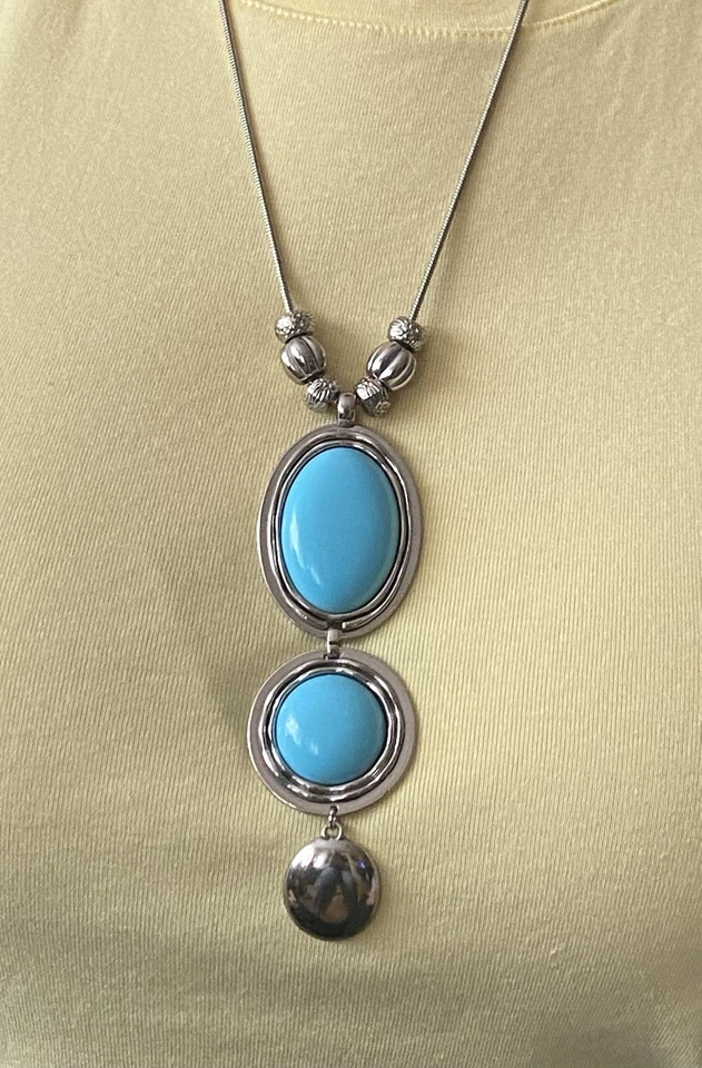 Schöne Türkisfarbene Kette Wie abgebildet,  30 cm lg. zusätzliche Verlängerung - Bild 1 von 1