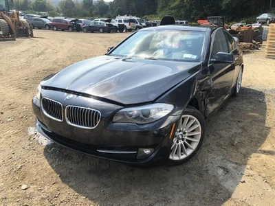 13 BMW 535I Rear Bumper Reinforcement (REBAR ONLY) Foto 1 de 4