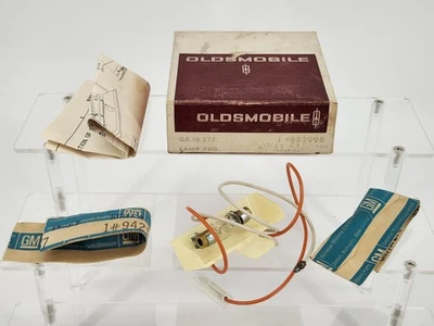 NOS 1967 1968 FULL SIZE OLDSMOBILE GLOVE BOX LAMP 98 DELTA 88 LUXURY SEDAN - Image 1 of 4