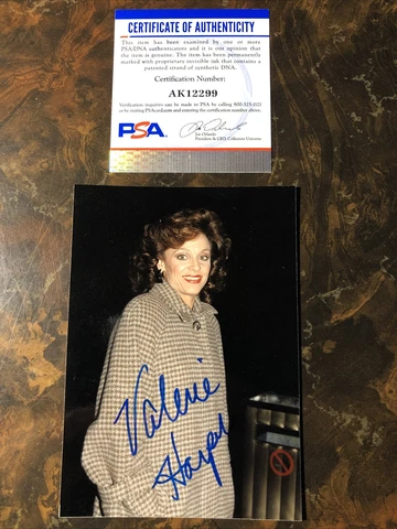 VALERIE HARPER HAND SIGNED PHOTO - PSA DNA COA -RHODA Cover
