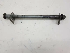 ASSE RUOTA POSTERIORE SUZUKI BANDIT 600 2003 2004 2005 - Picture 1 of 2