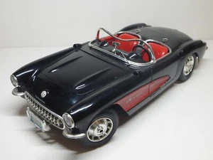 CHEVROLET CORVETTE (1957) BURAGO Scale 1/18 - Bild 1 von 6