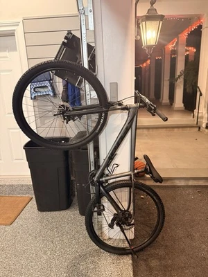 Fuji Nevada 29'er 1.9 Mountain Bike - Image 1 of 4