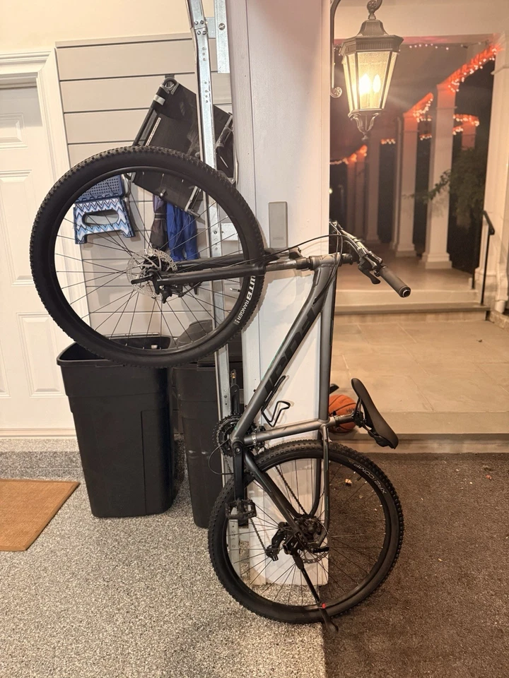 Fuji Nevada 29'er 1.9 Mountain Bike - Image 1 of 4