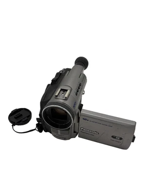 Panasonic PV-DV100D Silver Handheld 1.5"Screen High-Definition Digital Camcorder - Image 1 of 3