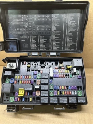 2015 Ram 1500 Totally Integrated Power Module Tipm 68243263AC Fuse Box OEM Foto 1 de 4