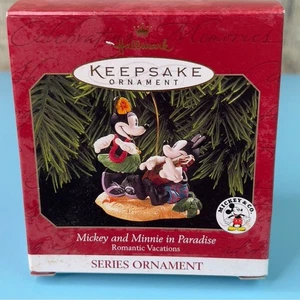 Hallmark Andenken Ornament Mickey und Minnie im Paradies Romantische Ferien - Bild 1 von 4