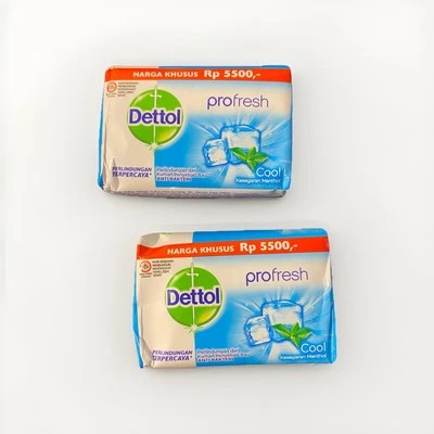 Paquete de 2 jabones antibacterianos en barra fría Dettol Foto 1 de 2