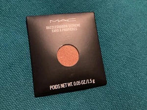 New Sealed MAC Dazzleshadow Extreme Powder Eye Shadow - Couture Copper - 1.5g - Picture 1 of 3