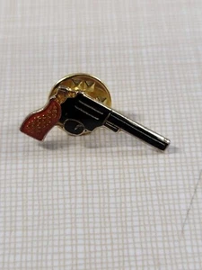 Pistola de mano en tono dorado solapa chaleco sombrero prendedor pistola de superficie lisa. - Imagen 1 de 6
